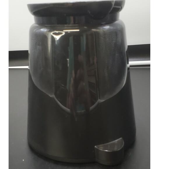 Keurig 2.0 Thermal Coffee Pot, Carafe Black and Silver, 4 Cup 32 oz, Replacement - Picture 4 of 9